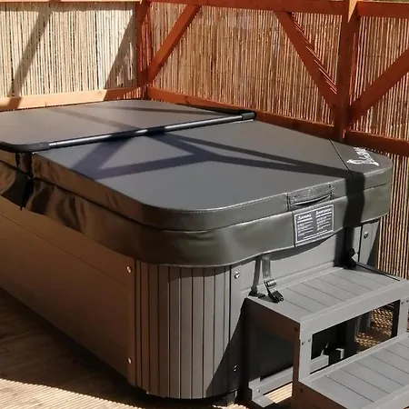 Lakes And Eden Valley. Thornhill 아파트