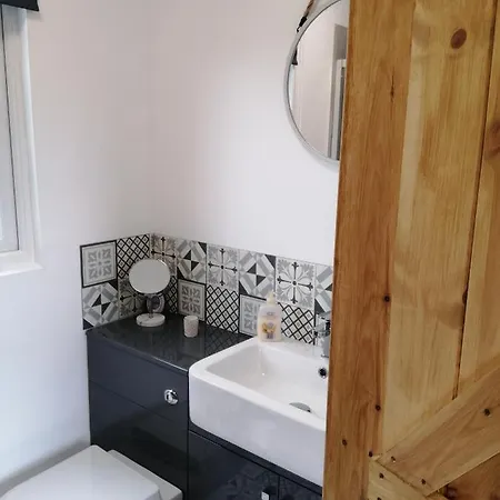 Lakes And Eden Valley. Thornhill *