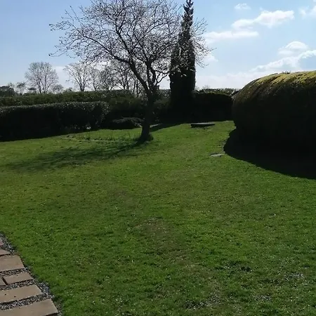 Daire Lakes And Eden Valley. Thornhill