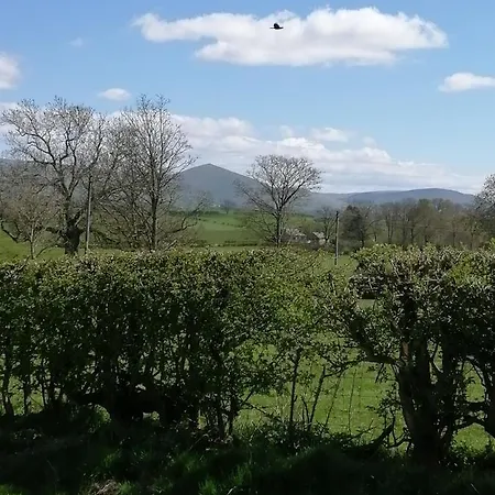 Daire Lakes And Eden Valley. Thornhill