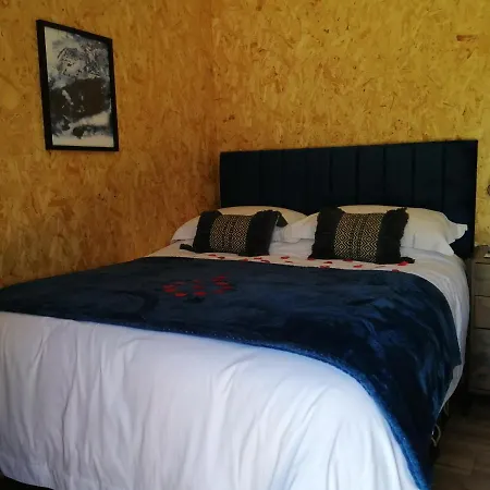 Daire Lakes And Eden Valley. Thornhill *